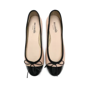 Ballerine rosa cipria in pelle con punta in vernice nera
