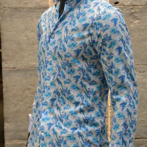 Chemise Slim 100%  voile de coton motifs fleurs bleues