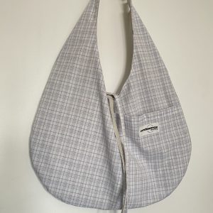 Hobo bag réversible beige et blanc à carreaux