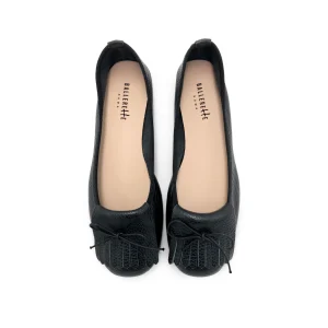 Mocassini da donna neri in pelle con frangia