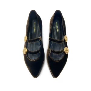 Ballerine in velluto marrone con cinturini e borchie