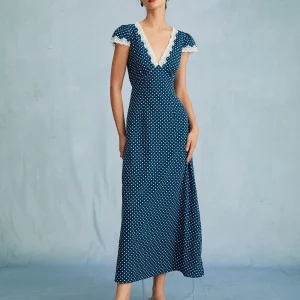 Robe Longue à Pois avec Décolleté en V – Élégance Vintage et Fraîcheur d'Été