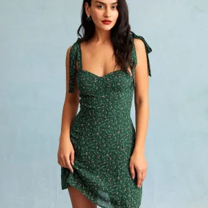 Robe Mini Fleurie Verte – Bretelles à Nœuds, Coupe Ajustée et Décolleté Cœur