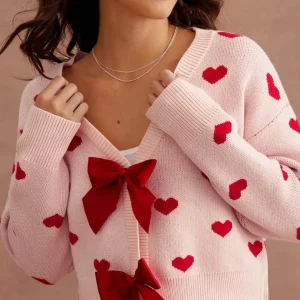 Cardigan court imprimé cœurs et nœud velours - charme et féminité - MAX FOR ME