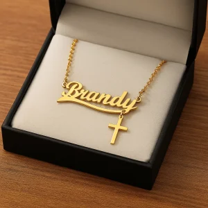 Collier prénom doré avec croix – Élégance personnalisée