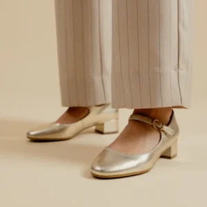 Emilie Karston Dorie platine