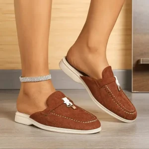 Mocassins Femme Été à Enfiler – Suédine Marron et Semelle Blanche